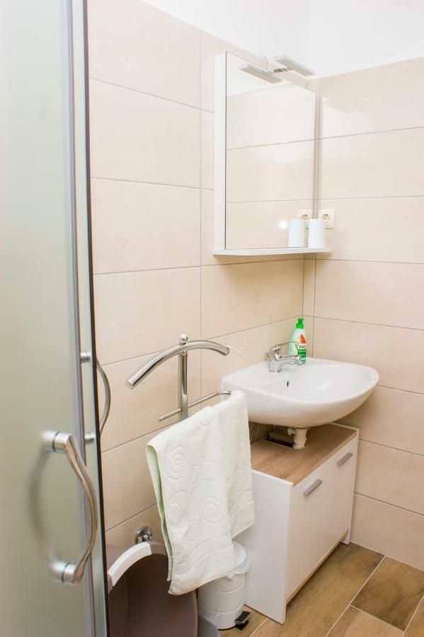 Apartments Martina Банджоле Экстерьер фото